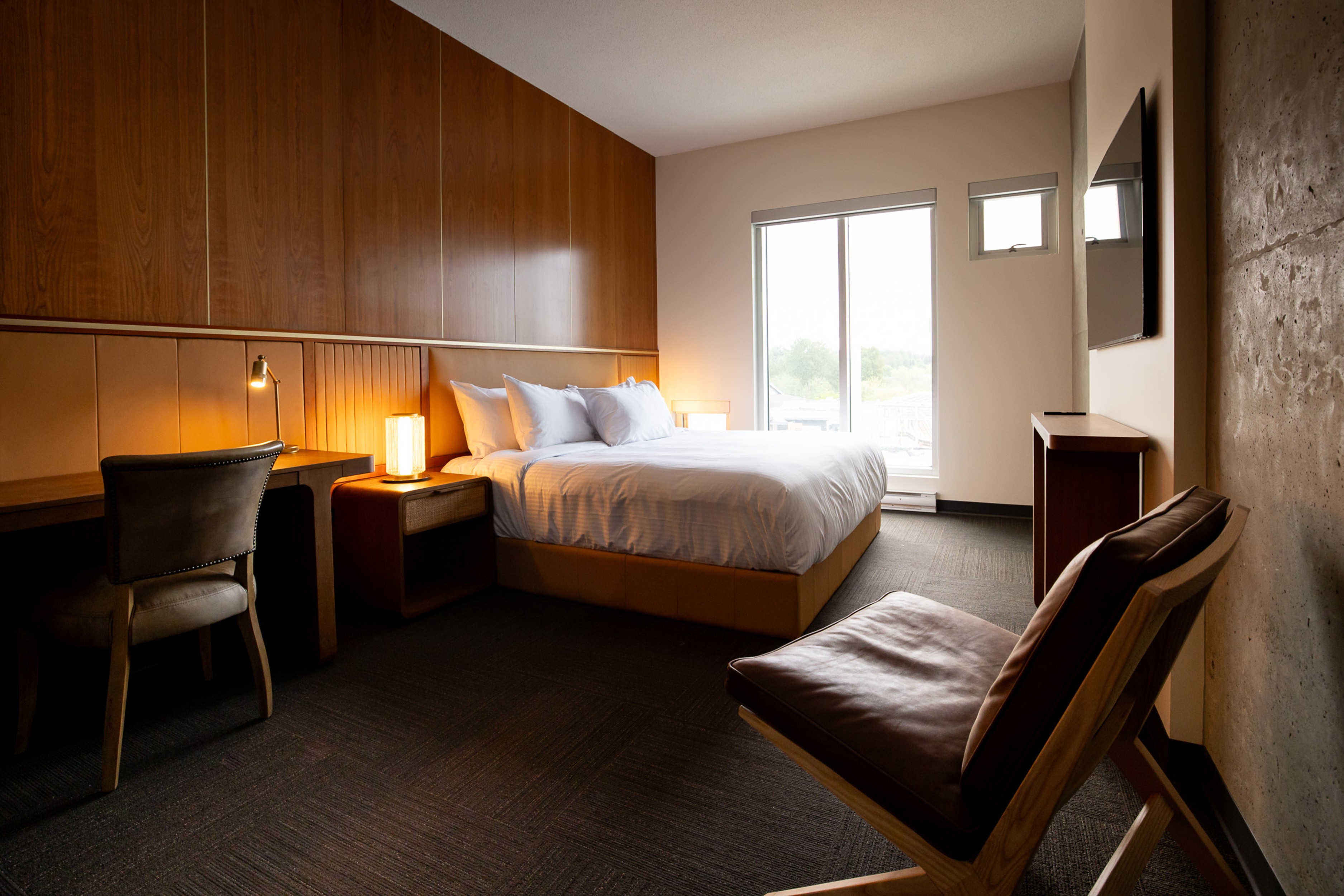 Hotel_Burnaby_room_1