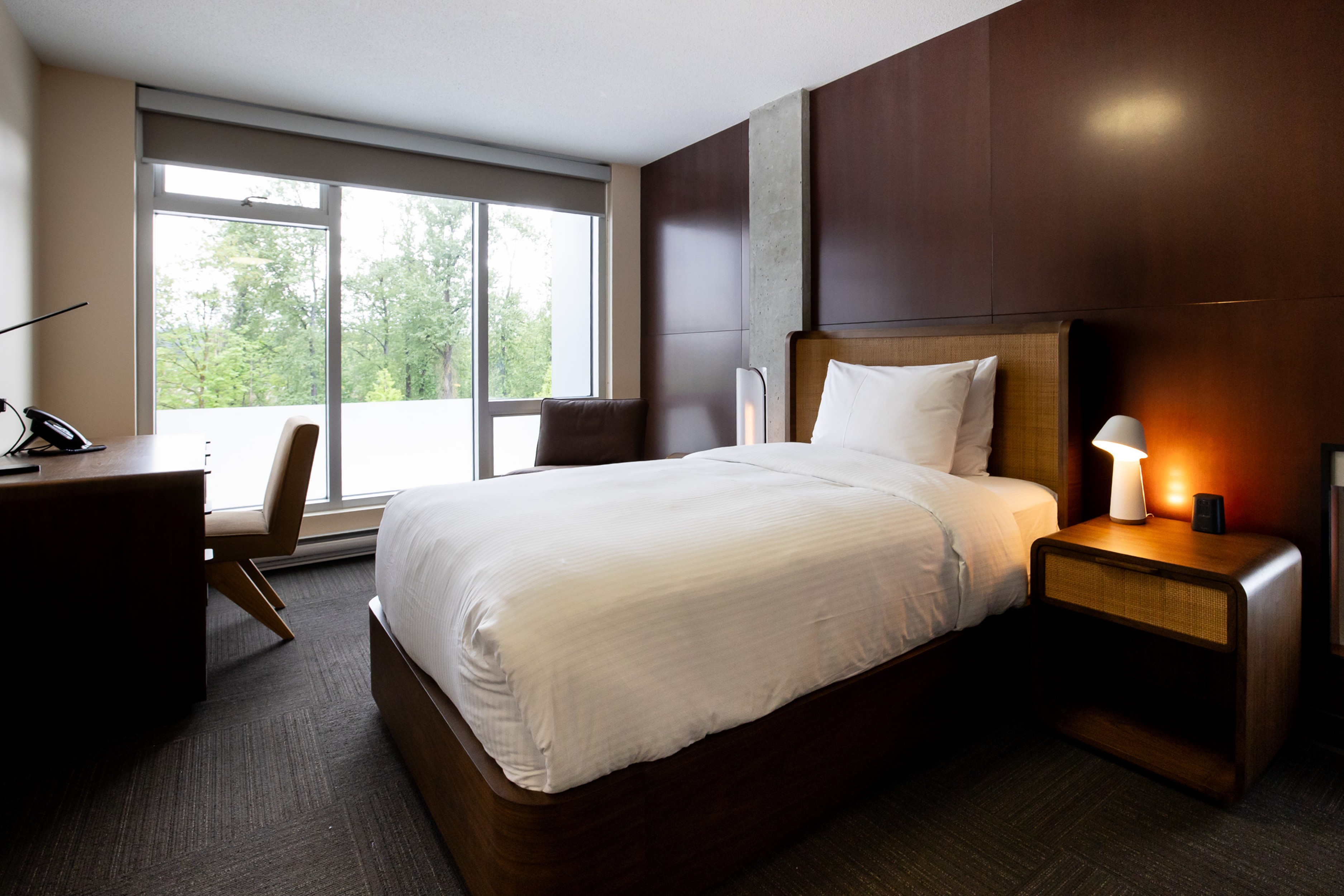 Hotel_Burnaby_room_2