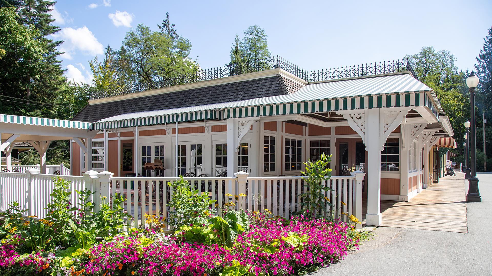 Mais Cafe Exterior 1