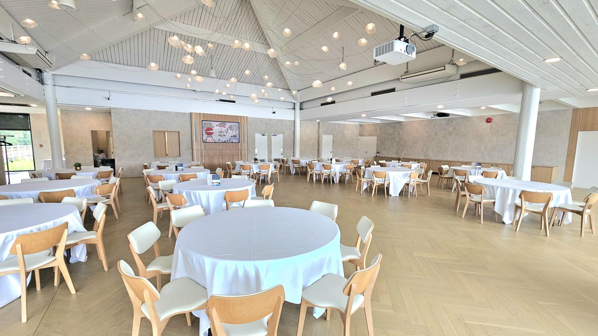 Burnaby-lake-pavilion-interior
