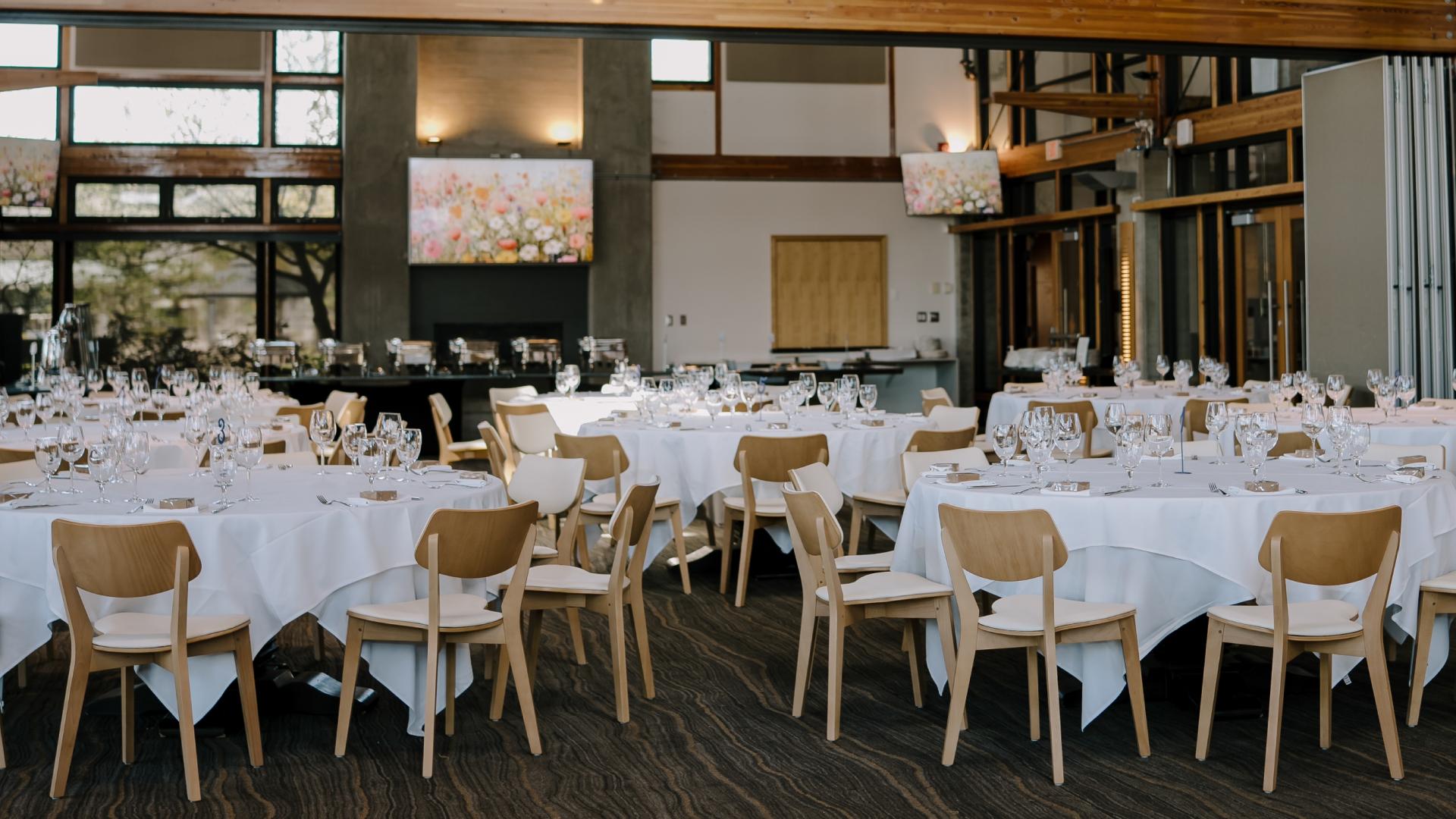Riverway clubhouse table and chair setup