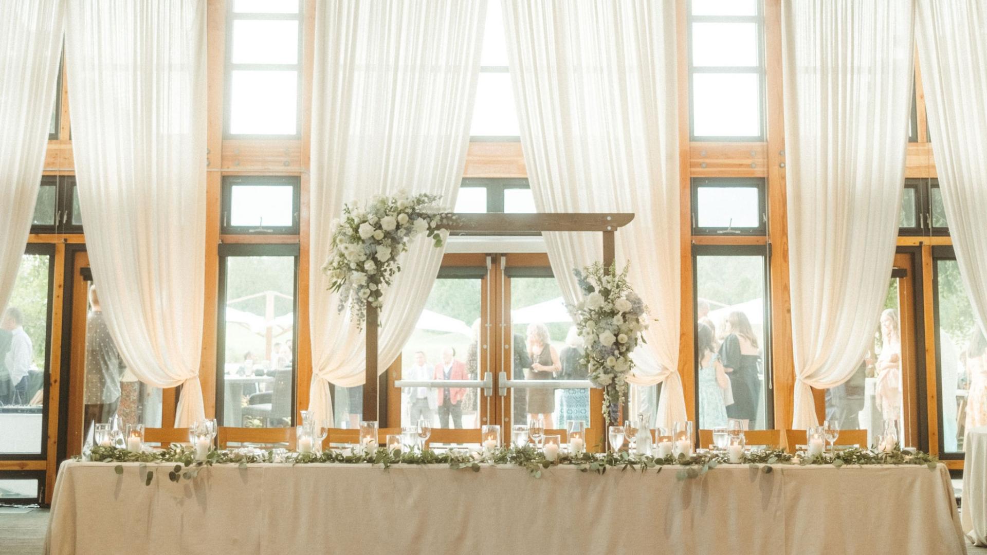 Wedding head table at Riverway Clubhouse