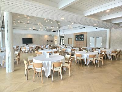 burnaby-lake-pavilion-wedding-right-view