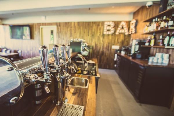 Photograph of the bar at Mulligan’s House Express